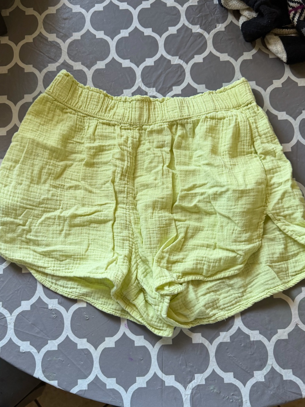 Universal Thread Light Yellow Women's Casual Pull-On Athletic Shorts